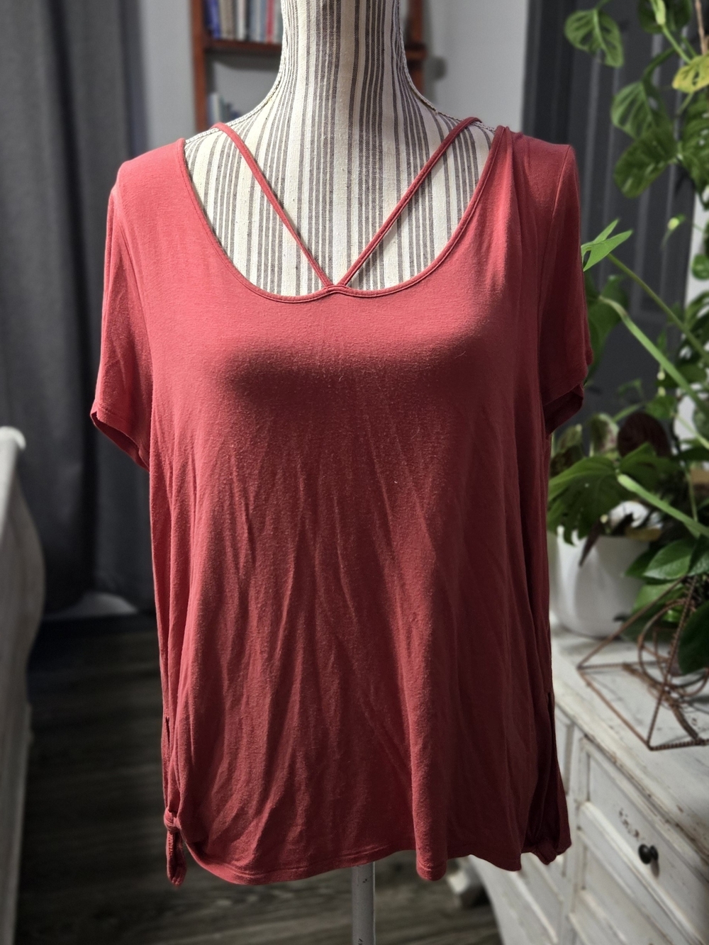 Mossimo Supply Co. Short-Sleeve Crisscross Neck Tee in Rust Red